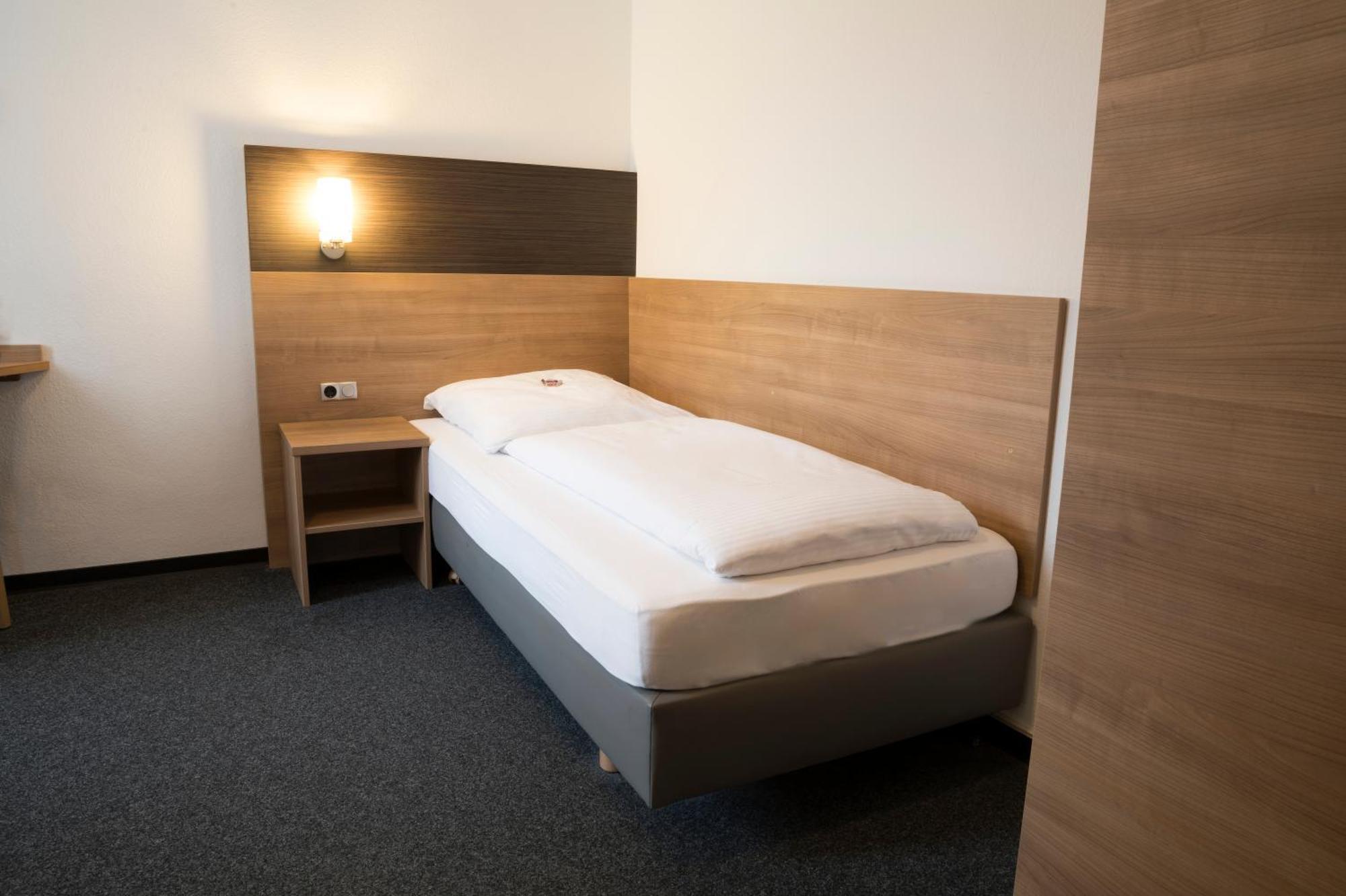 Hotel Zur Post Weilheim an der Teck Exterior photo